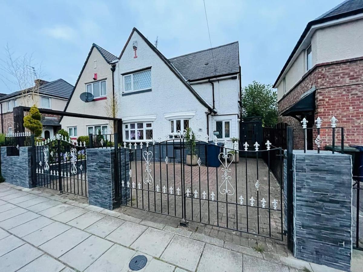 Tropical Style House Near Newcastle City Centre Exterior photo