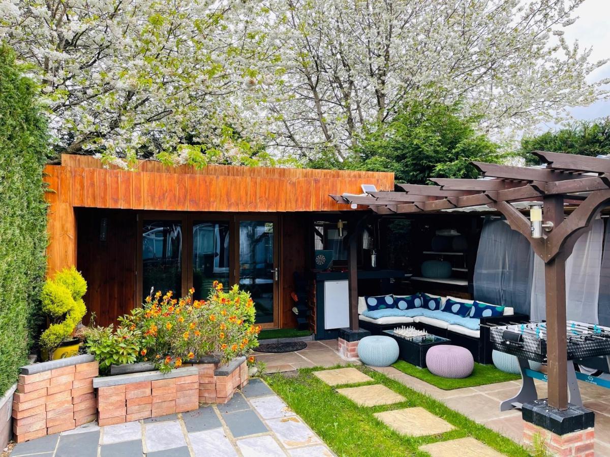Tropical Style House Near Newcastle City Centre Exterior photo